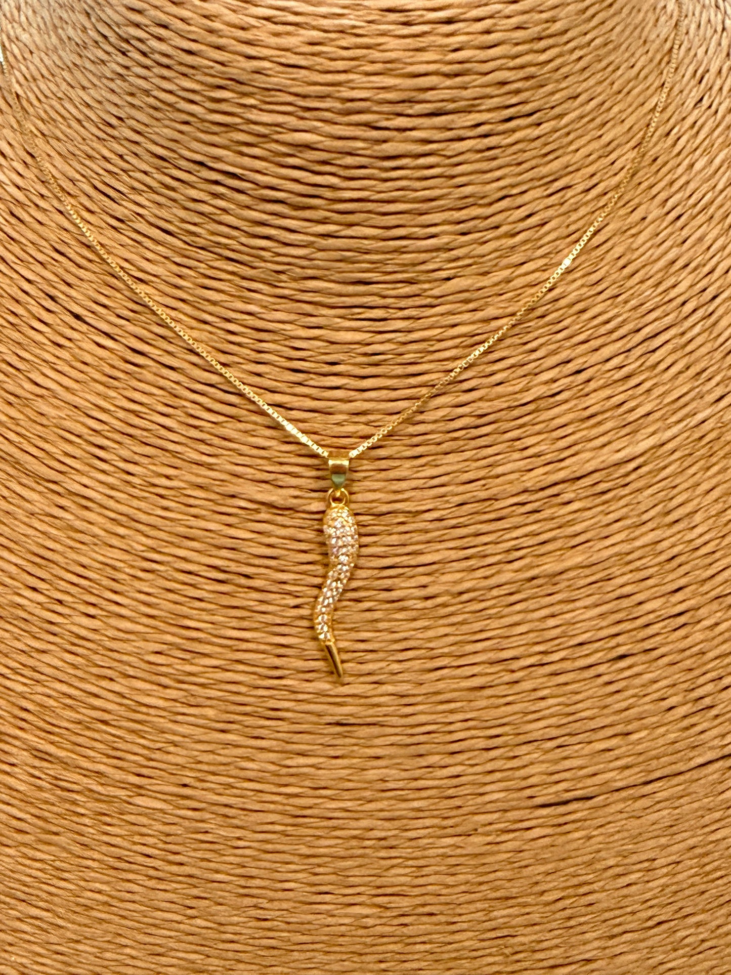 Collana con Corno zirconato Dorata