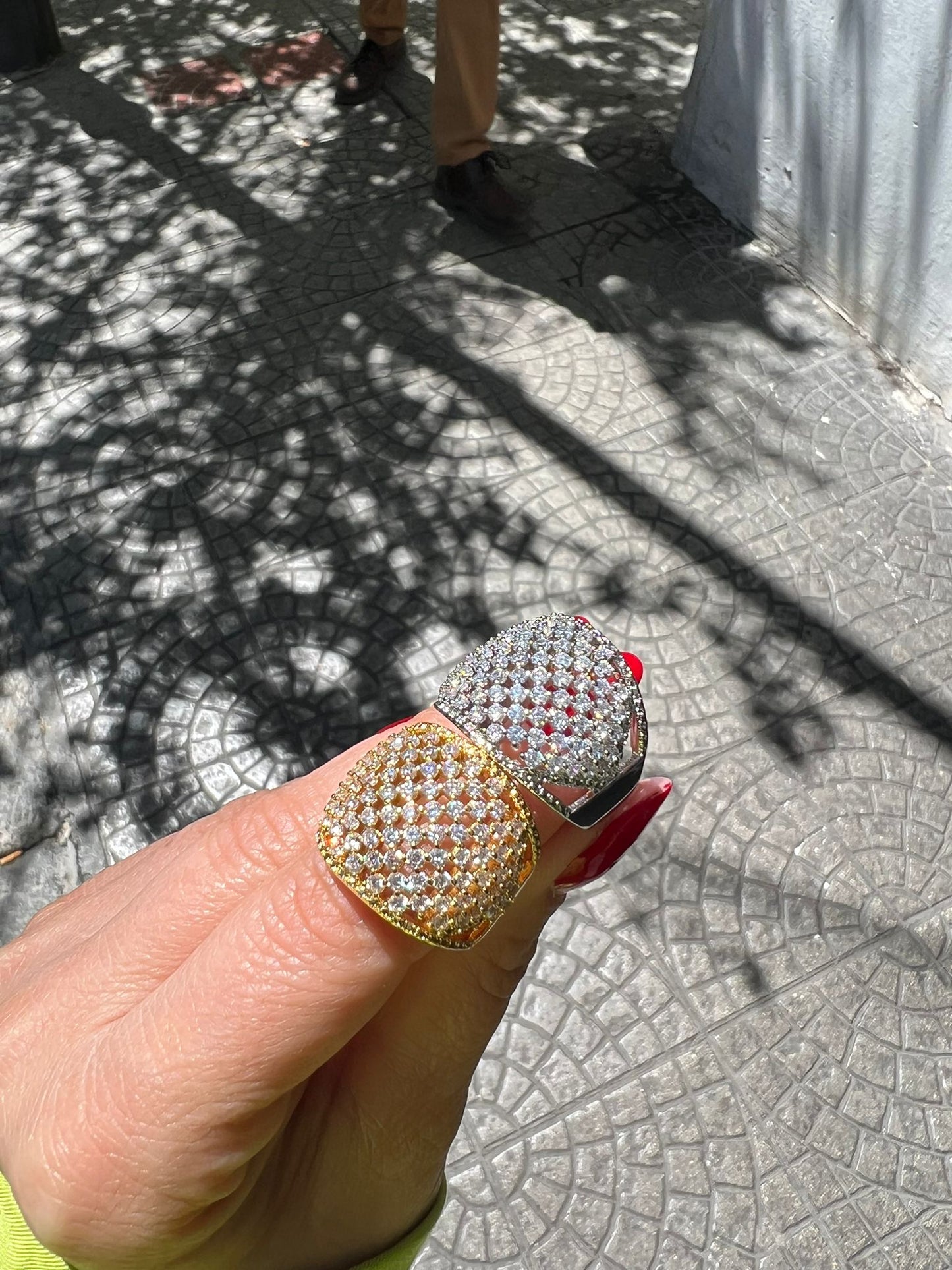 ANELLO BIG FASCIA ZIRCONI DORATO