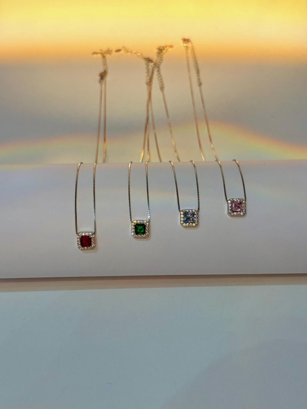 Collana punto luce colorato