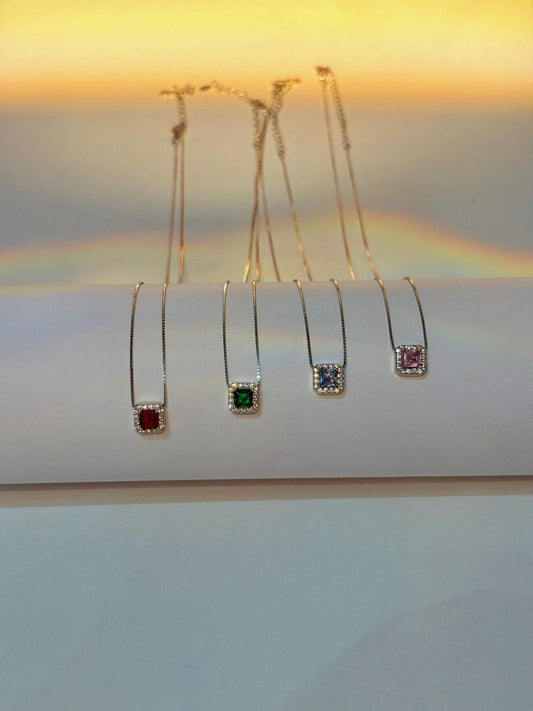 Collana punto luce colorato